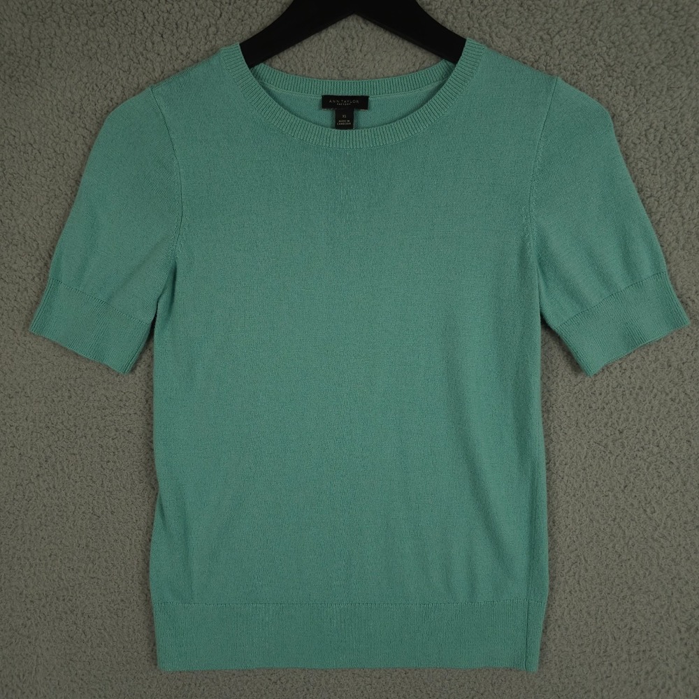 Ann Taylor Sweater Women XS Green Nylon Blend Short Sleeve Crew Neck Lightweight